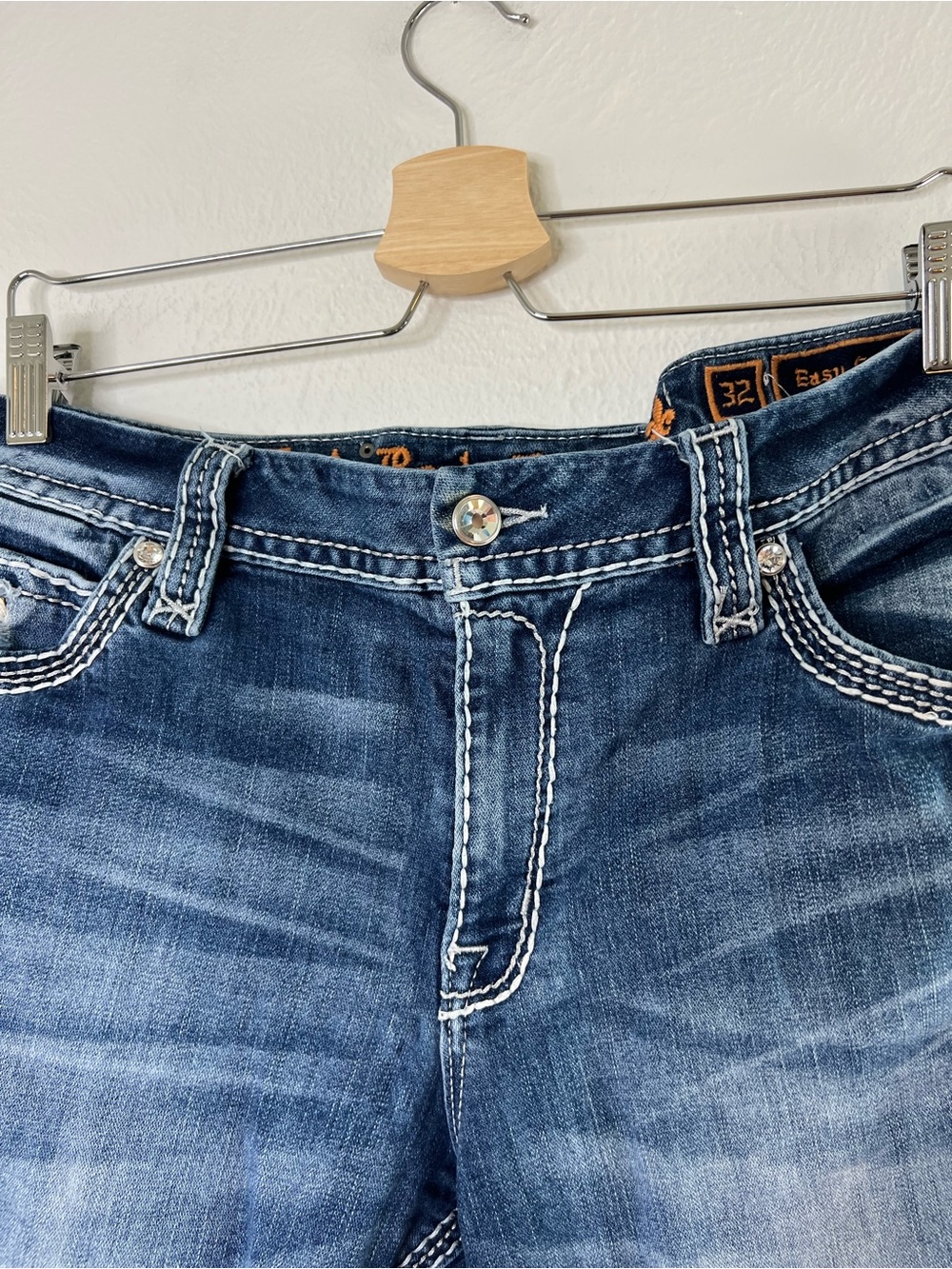 Rock and Revival Ebba Easy Crop size 32 Distressed Blue Jeans - Picture 5 of 16